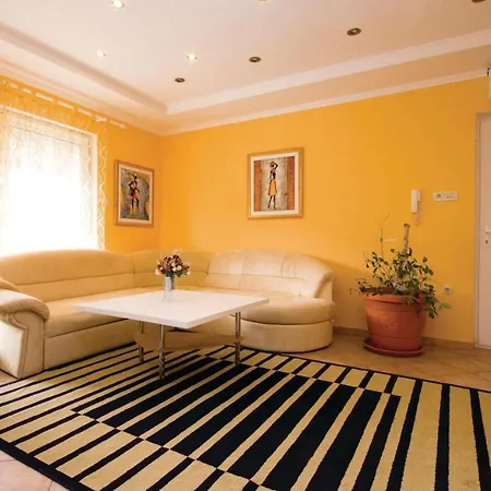 Amazing In Tribalj W/ Outdoor Swimming Pool, Wifi And 3 Bedrooms Vikendica Tribalj (Primorsko-Goranska)