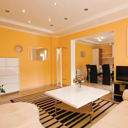 Amazing In Tribalj W/ Outdoor Swimming Pool, Wifi And 3 Bedrooms Vikendica