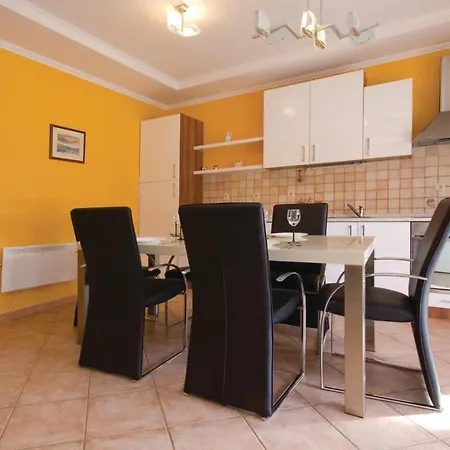 Amazing In Tribalj W/ Outdoor Swimming Pool, Wifi And 3 Bedrooms Vikendica