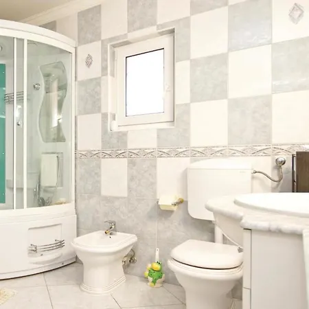 Vikendica Amazing In Tribalj W/ Outdoor Swimming Pool, Wifi And 3 Bedrooms Tribalj (Primorsko-Goranska)