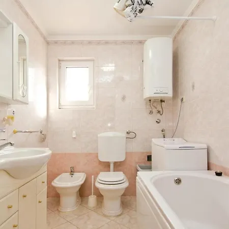 Vikendica Amazing In Tribalj W/ Outdoor Swimming Pool, Wifi And 3 Bedrooms Tribalj (Primorsko-Goranska)